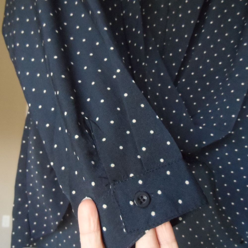 Polka Dot twist hem blouse - Picture 2 of 5